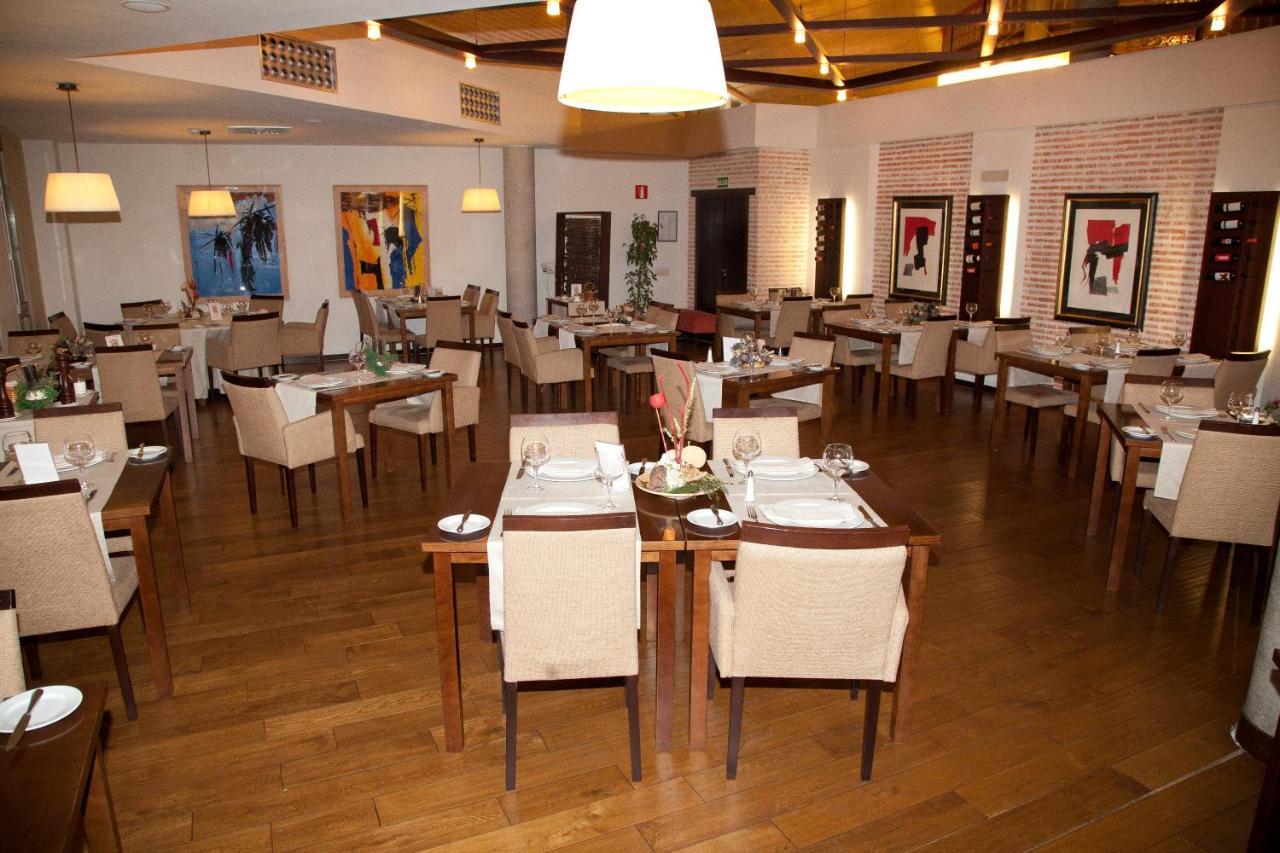 Hotel Isla De La Garena Алькала-де-Энарес Ресторан фото