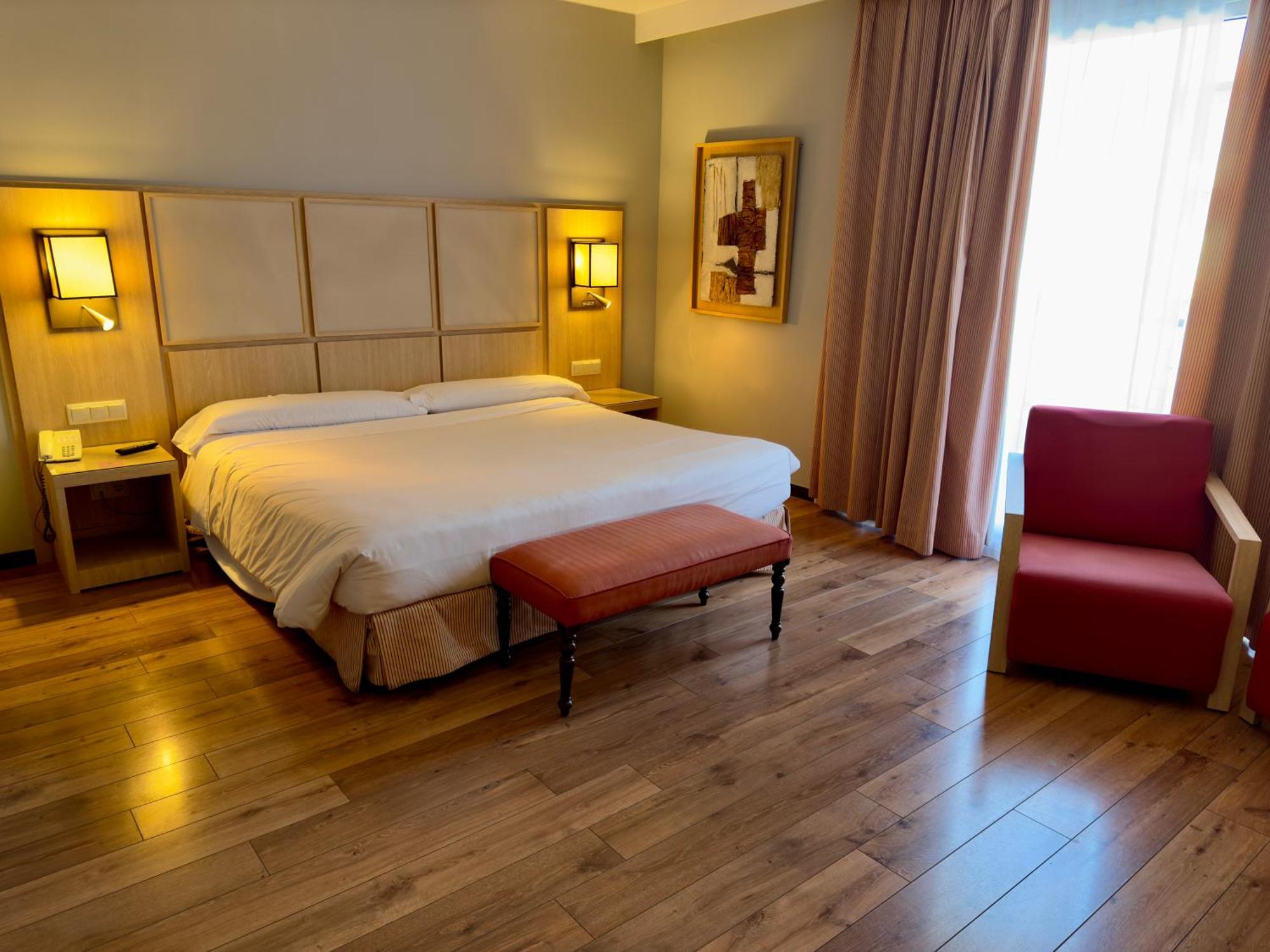 Hotel Isla De La Garena Алькала-де-Энарес Экстерьер фото